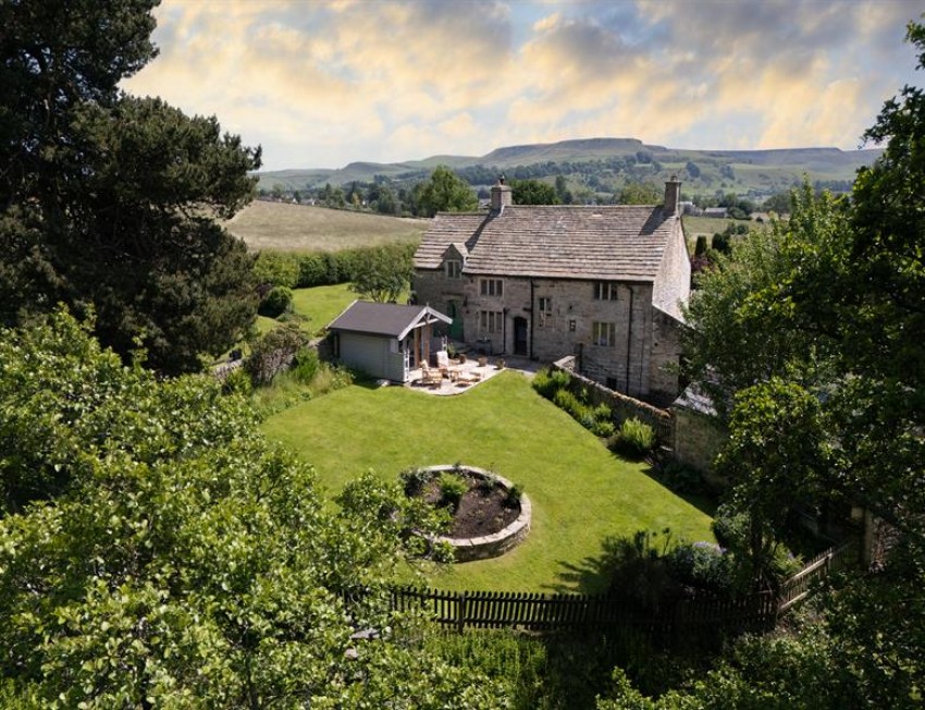 Images for Chapel-En-Le-Frith, High Peak