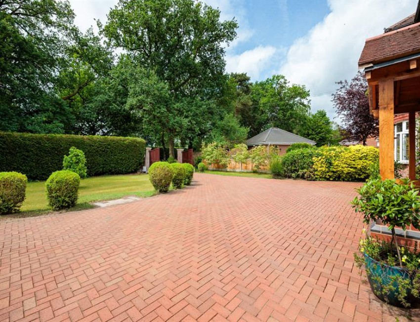 Images for Classic 1930 era detached house in large garden in Dalefords Lane Whitegate 
