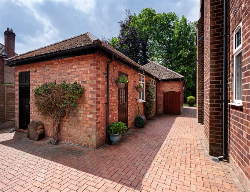 Images for Classic 1930 era detached house in large garden in Dalefords Lane Whitegate 