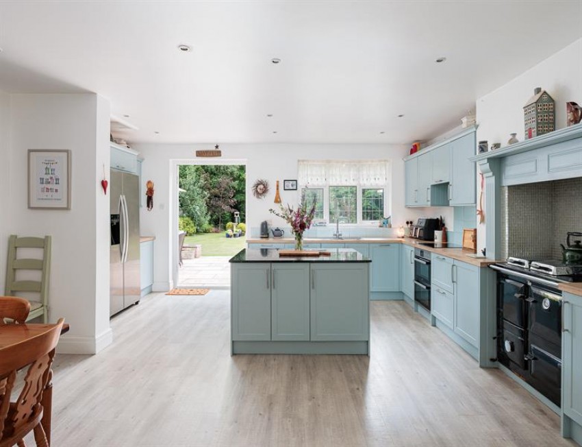 Images for Classic 1930 era detached house in large garden in Dalefords Lane Whitegate 