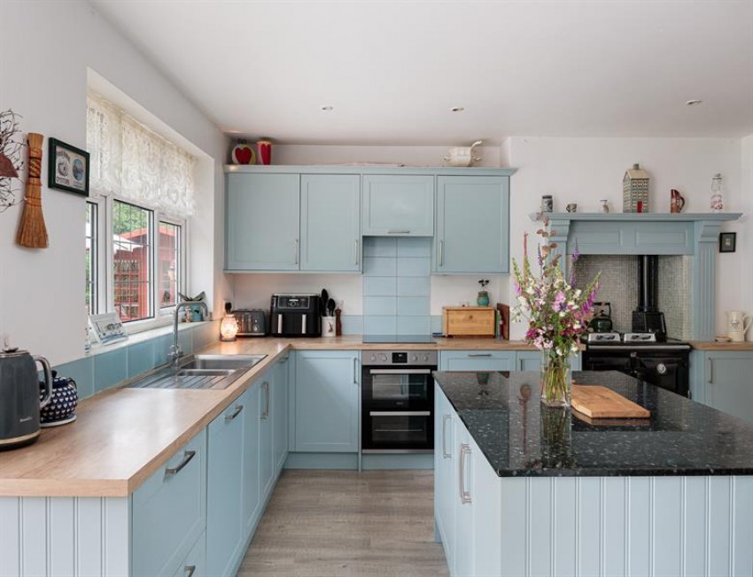 Images for Classic 1930 era detached house in large garden in Dalefords Lane Whitegate 