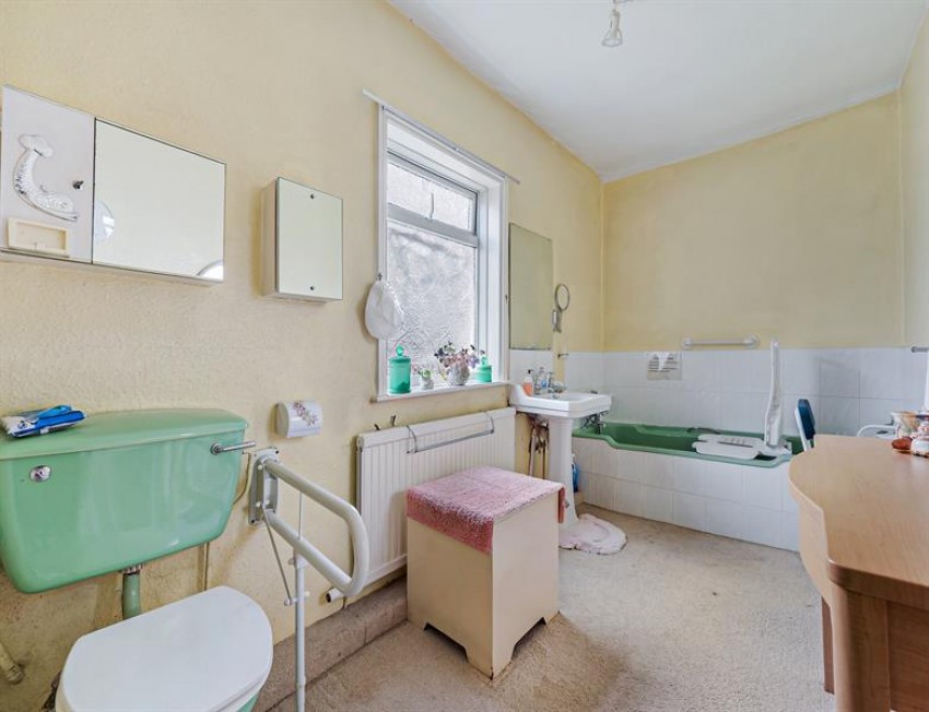 Images for Yew Tree Farmhouse, Davyhulme Road, Urmston
