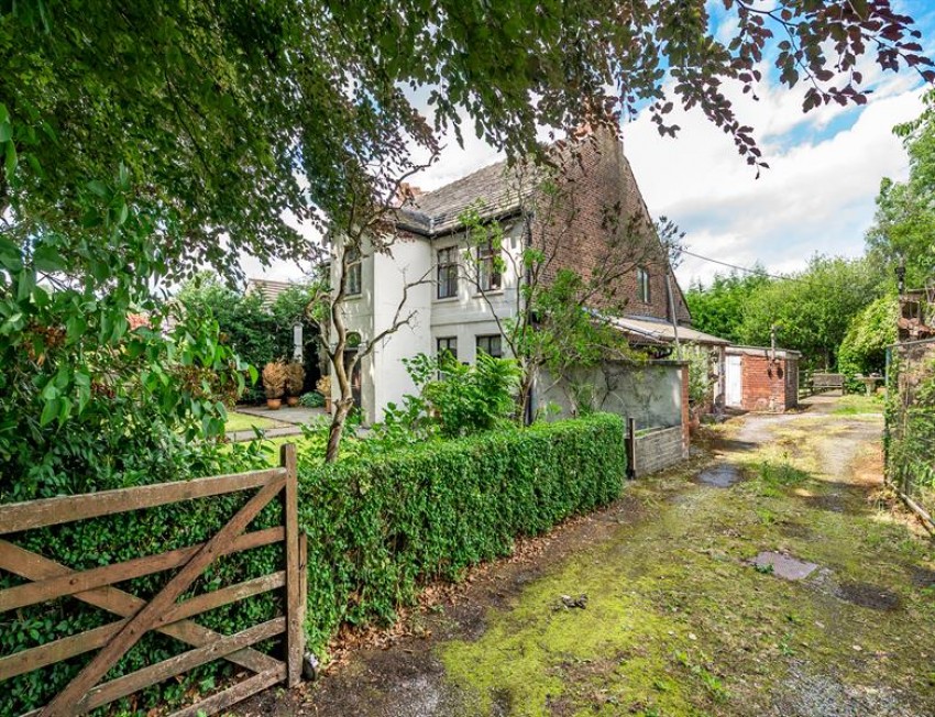 Images for Yew Tree Farmhouse, Davyhulme Road, Urmston
