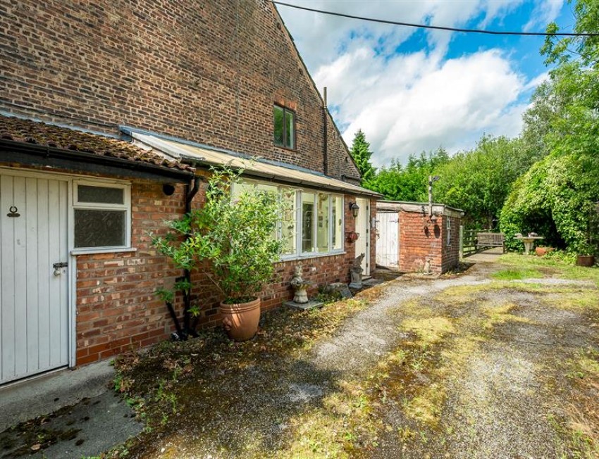 Images for Yew Tree Farmhouse, Davyhulme Road, Urmston