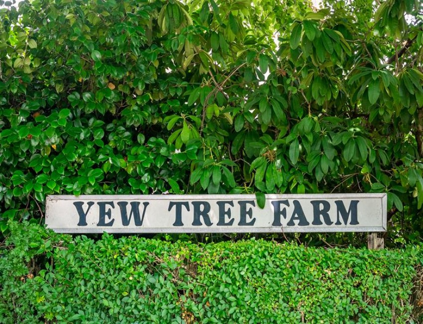 Images for Yew Tree Farmhouse, Davyhulme Road, Urmston