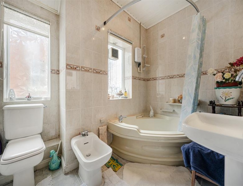 Images for Ashton Lane, Sale