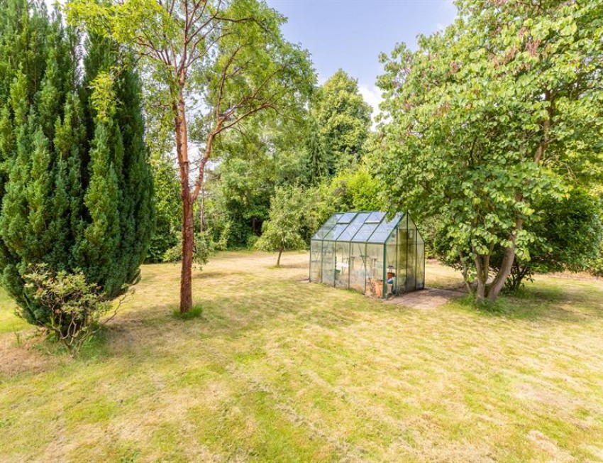 Images for House of massive potential in superb half acre plot on Norley Road