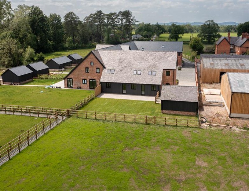 Images for High specification 3241 square feet barn in Stoke Hall Lane near Nantwich