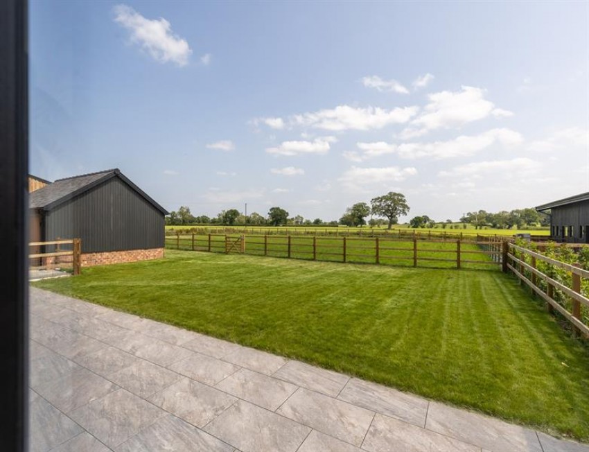 Images for High specification 3241 square feet barn in Stoke Hall Lane near Nantwich