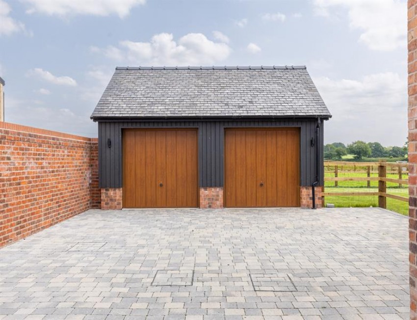 Images for High specification 3241 square feet barn in Stoke Hall Lane near Nantwich