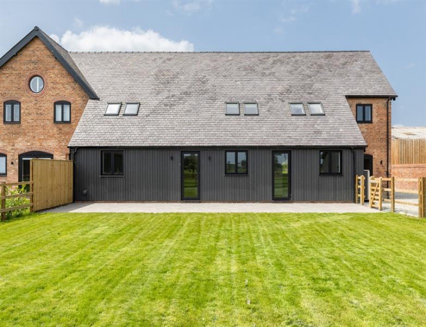 Images for High specification 3241 square feet barn in Stoke Hall Lane near Nantwich