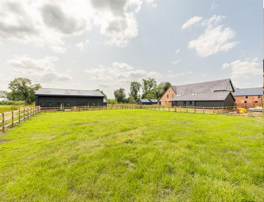 Images for High specification 3241 square feet barn in Stoke Hall Lane near Nantwich
