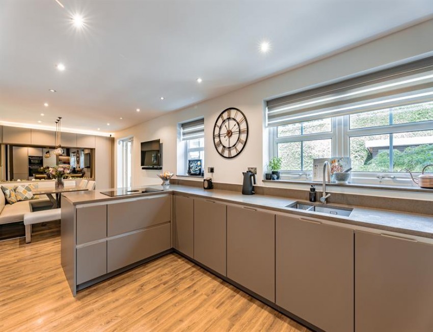 Images for Earls Way, Glossop