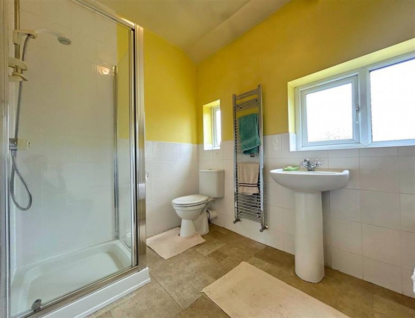 Images for Avonlea Road, Sale