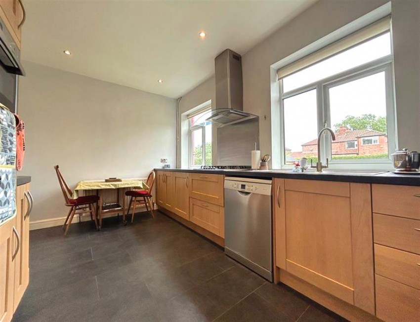 Images for Avonlea Road, Sale