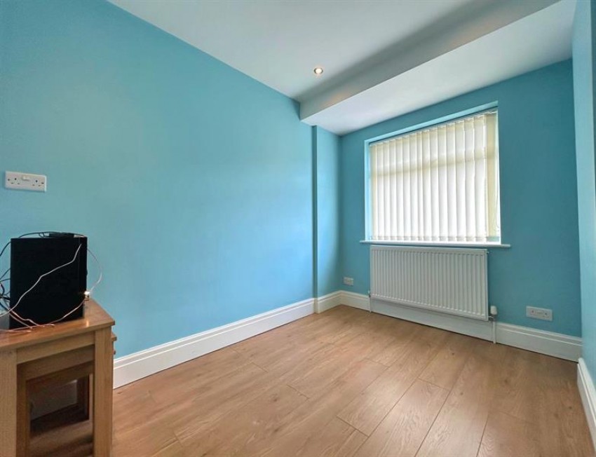 Images for Avonlea Road, Sale