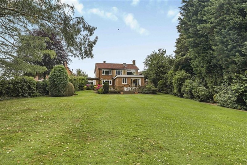 Haslemere Avenue, Hale Barns