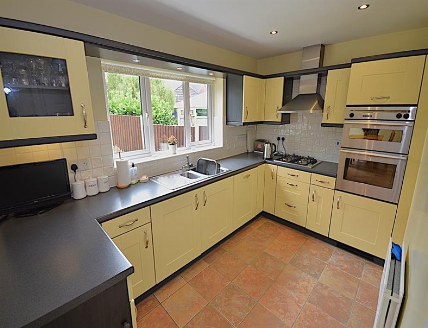 Images for 19a, Walton Heath Drive, Tytherington