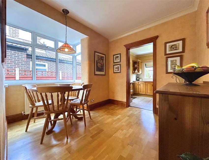 Images for Barnfield Crescent, Sale
