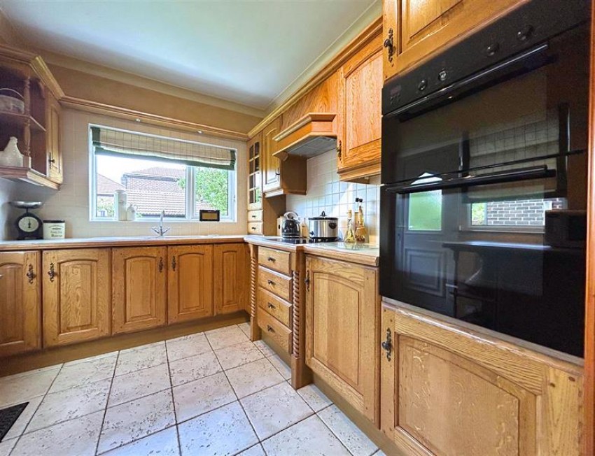 Images for Barnfield Crescent, Sale