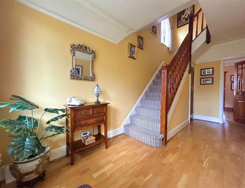 Images for Barnfield Crescent, Sale