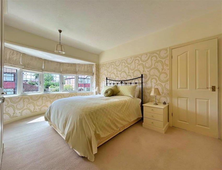 Images for Barnfield Crescent, Sale