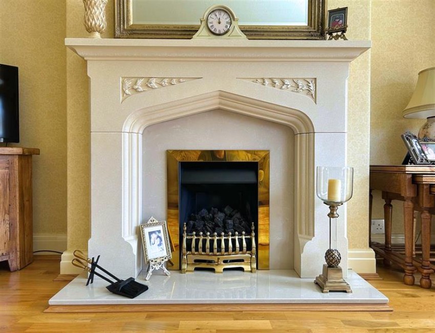 Images for Barnfield Crescent, Sale