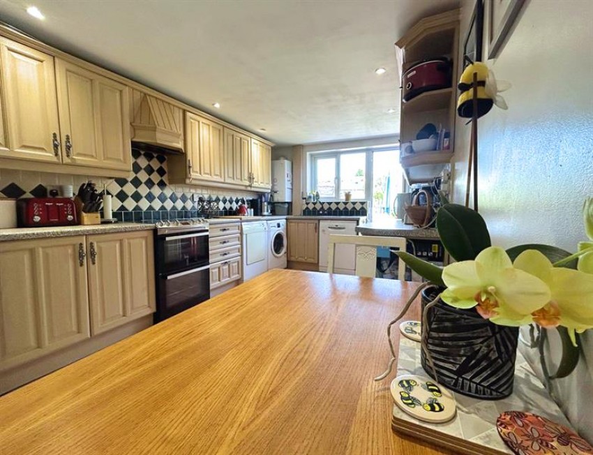 Images for Norton Avenue, Sale