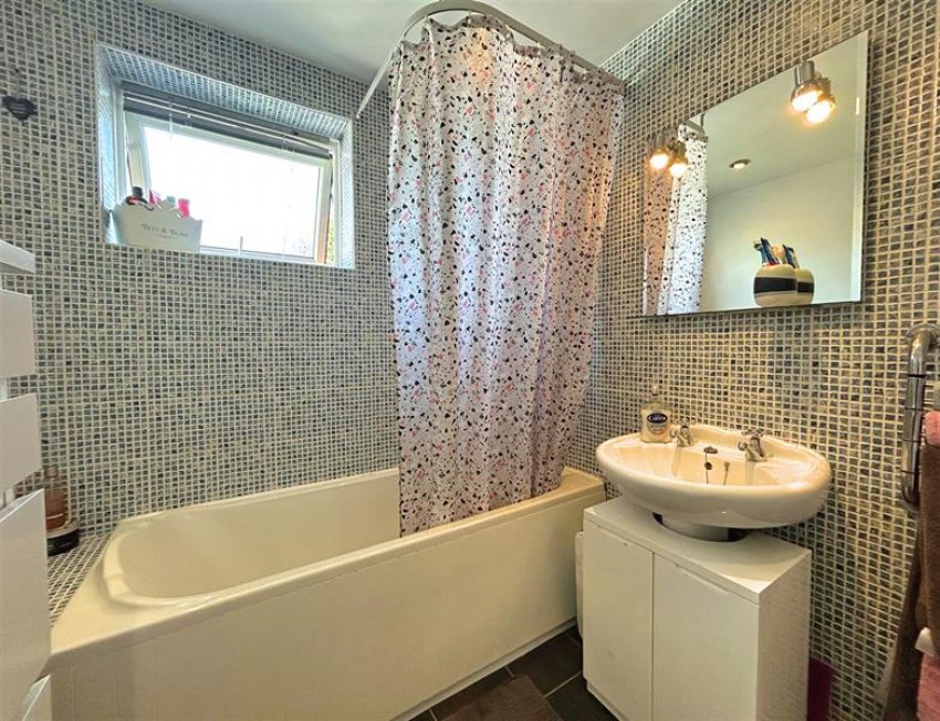 Images for Norton Avenue, Sale