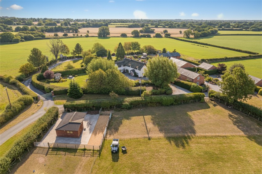 Images for Higher Lane, Dutton