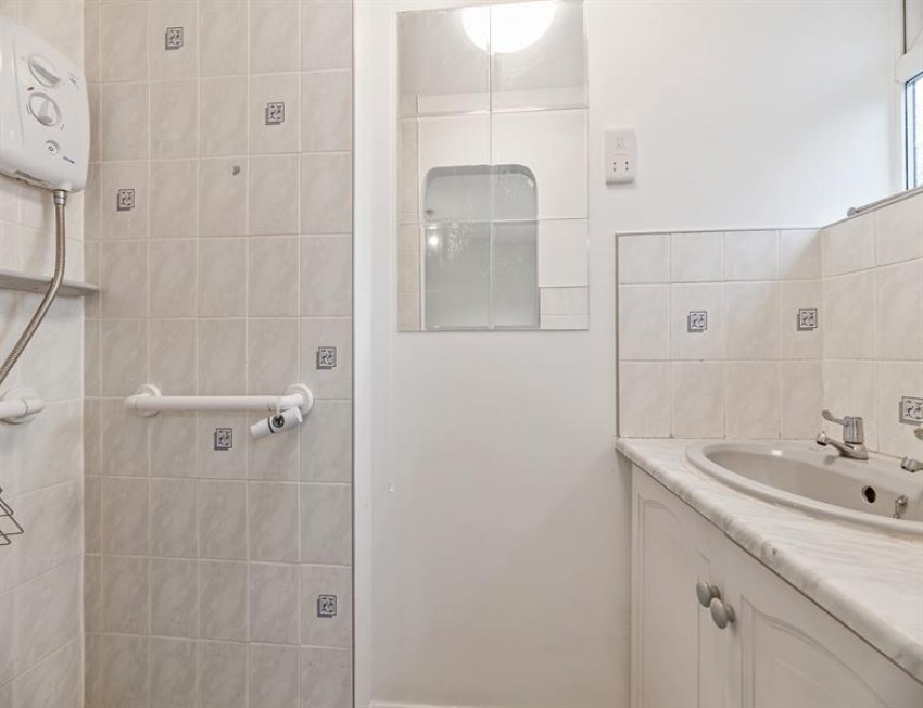 Images for Blue Hatch, Frodsham
