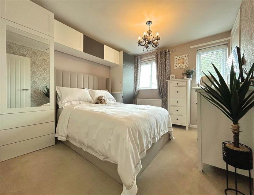 Images for Newmarket Close, Sale