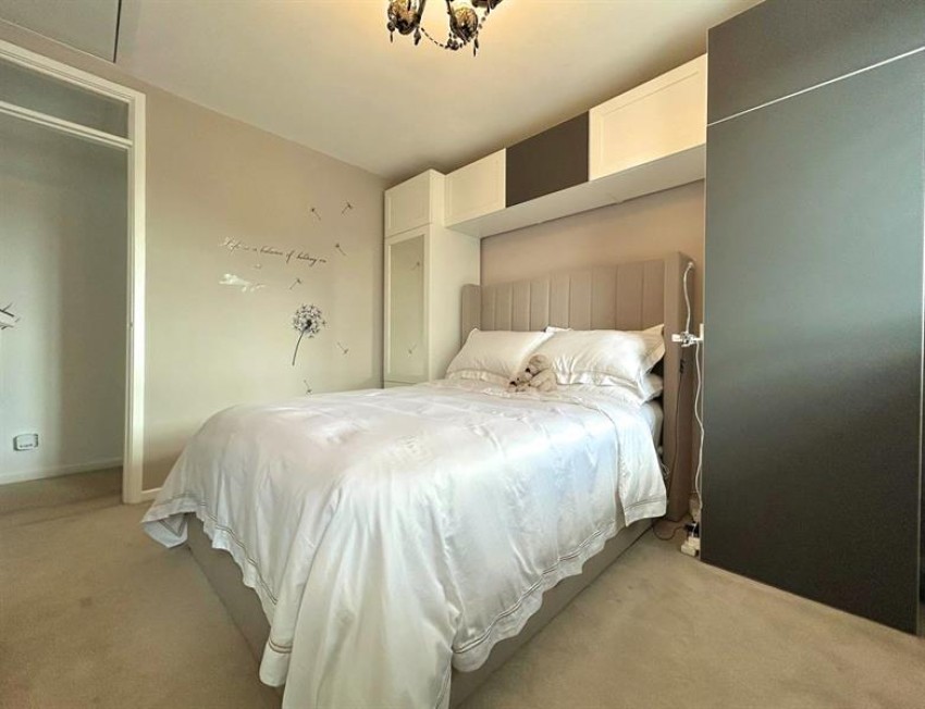 Images for Newmarket Close, Sale