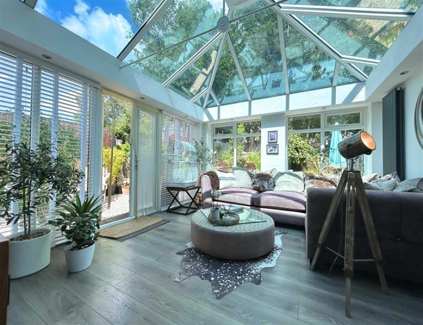 Images for Newmarket Close, Sale