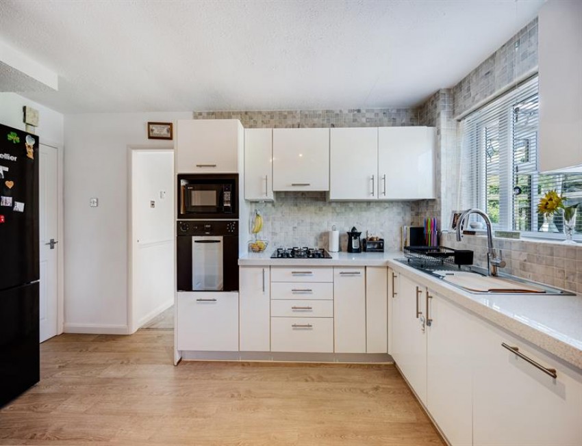 Images for Stoneleigh Avenue, Sale