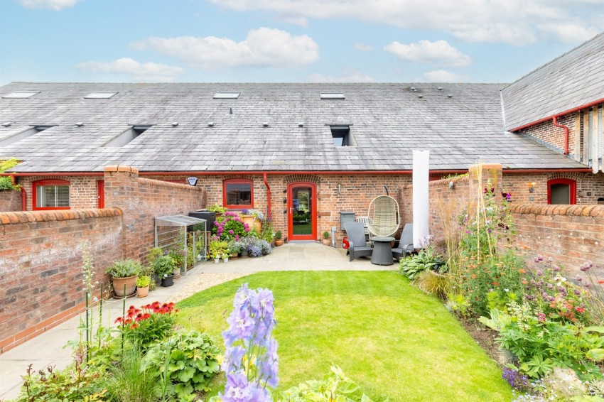 Images for Hoofield Hall Barns, Hoofield Lane, Huxley, Chester