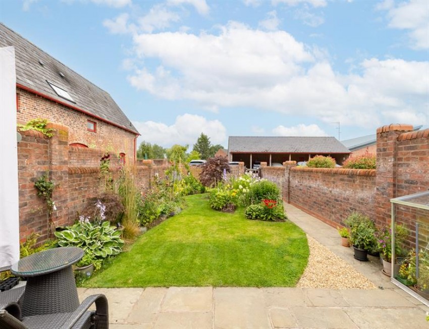 Images for Hoofield Hall Barns, Hoofield Lane, Huxley, Chester