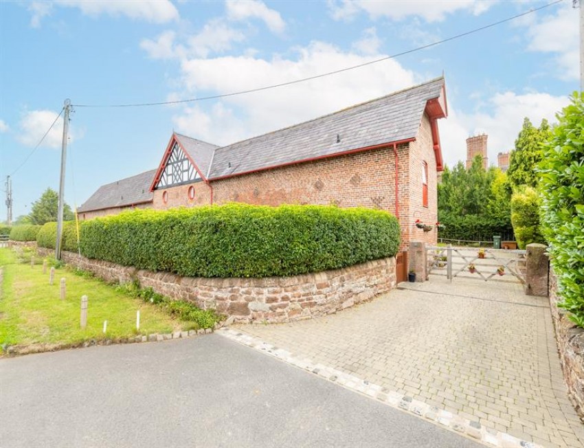 Images for Hoofield Hall Barns, Hoofield Lane, Huxley, Chester