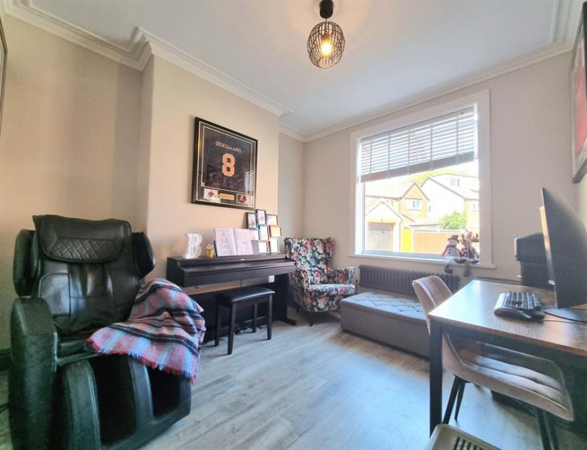 Images for Hazel Avenue, Sale