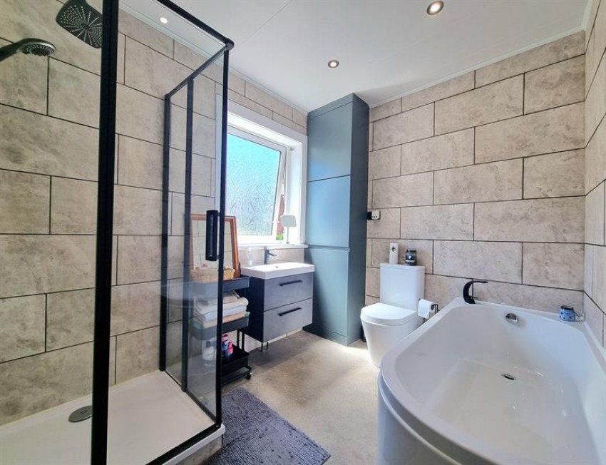 Images for Hazel Avenue, Sale