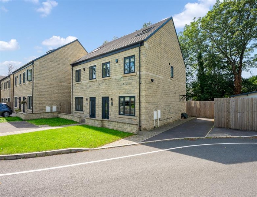Images for Park View, Hadfield, Glossop