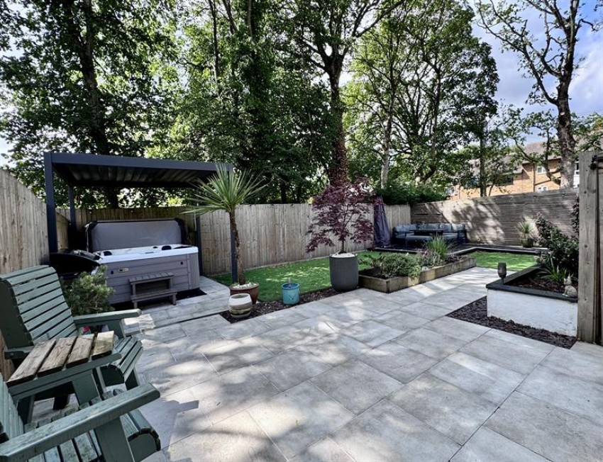 Images for Park View, Hadfield, Glossop
