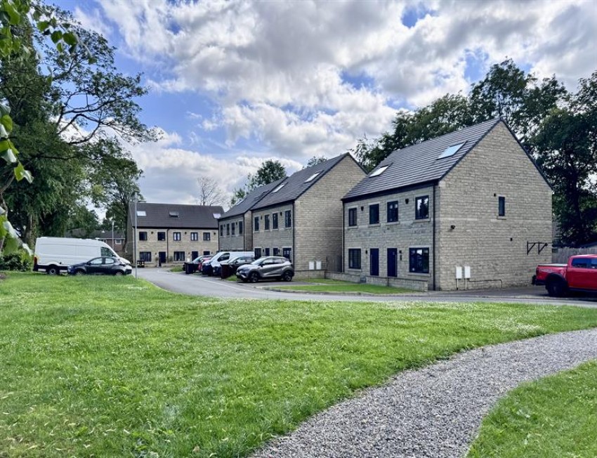 Images for Park View, Hadfield, Glossop