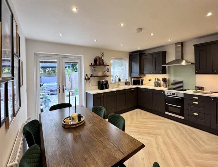 Images for Park View, Hadfield, Glossop