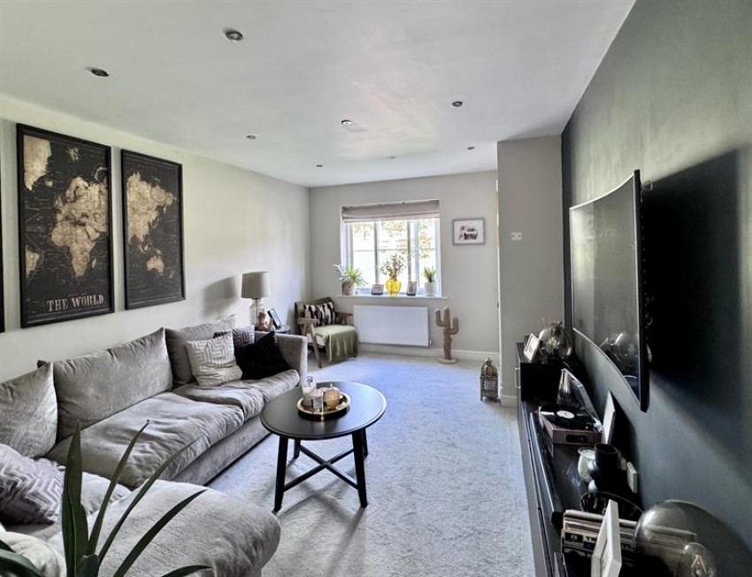 Images for Park View, Hadfield, Glossop