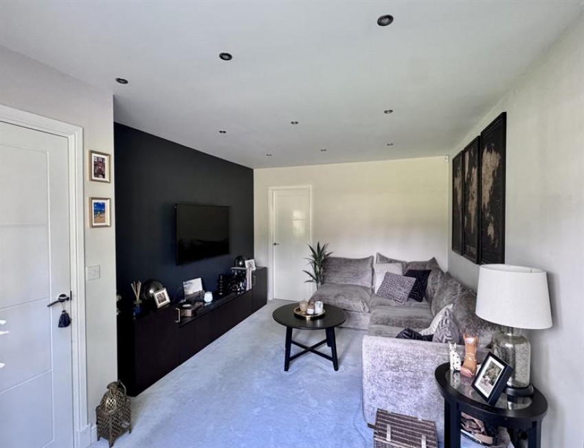 Images for Park View, Hadfield, Glossop