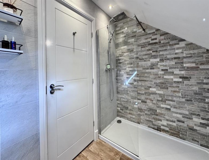 Images for Park View, Hadfield, Glossop