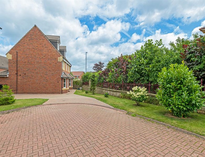 Images for Holford Moss, Sandymoor, Runcorn