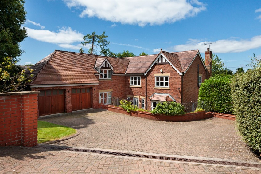 Images for Squirrels Chase - 3169 square feet house in 0.32 acre