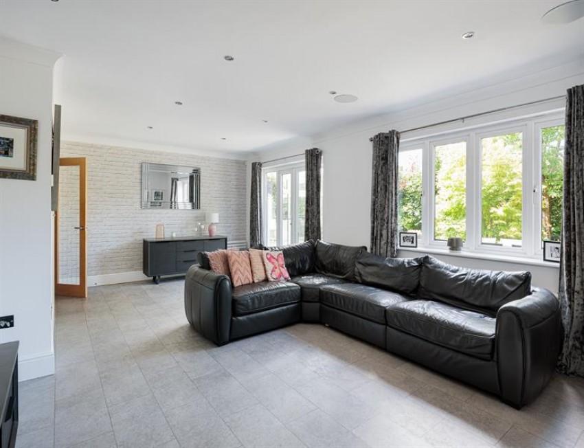 Images for Squirrels Chase - 3169 square feet house in 0.32 acre